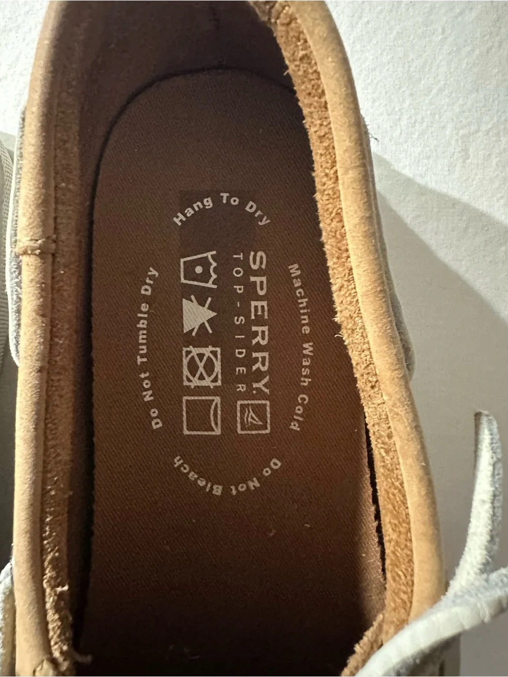 Sperry Chestnut Leather Deck Shoes with White Laces Sz 10